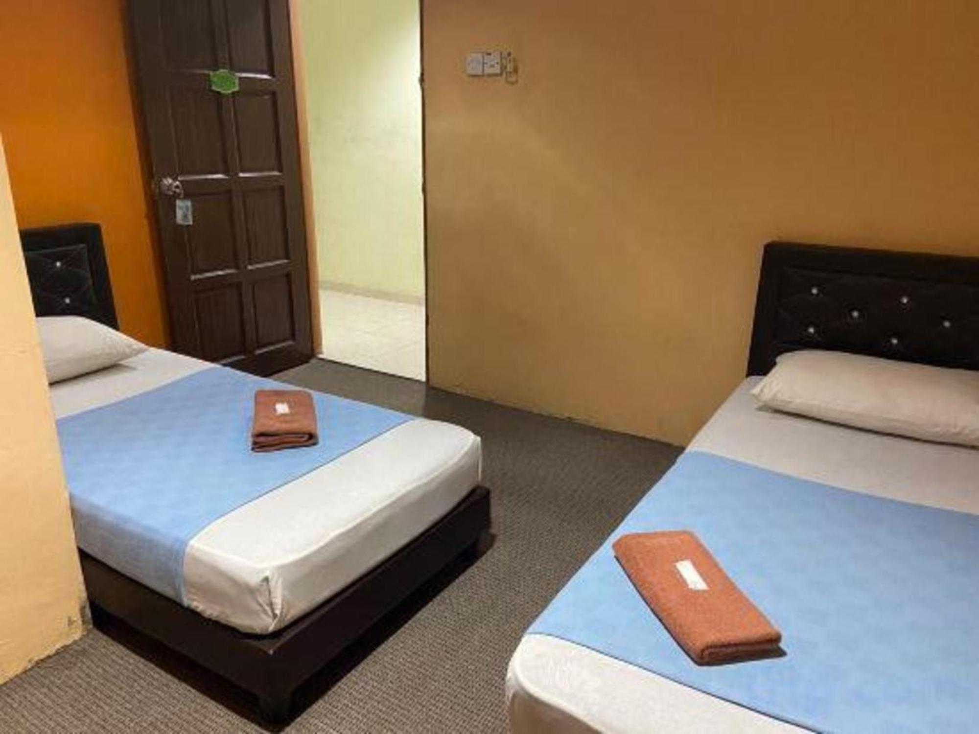 Oyo 91065 Hotel De Anjung Muadzam Shah Ngoại thất bức ảnh