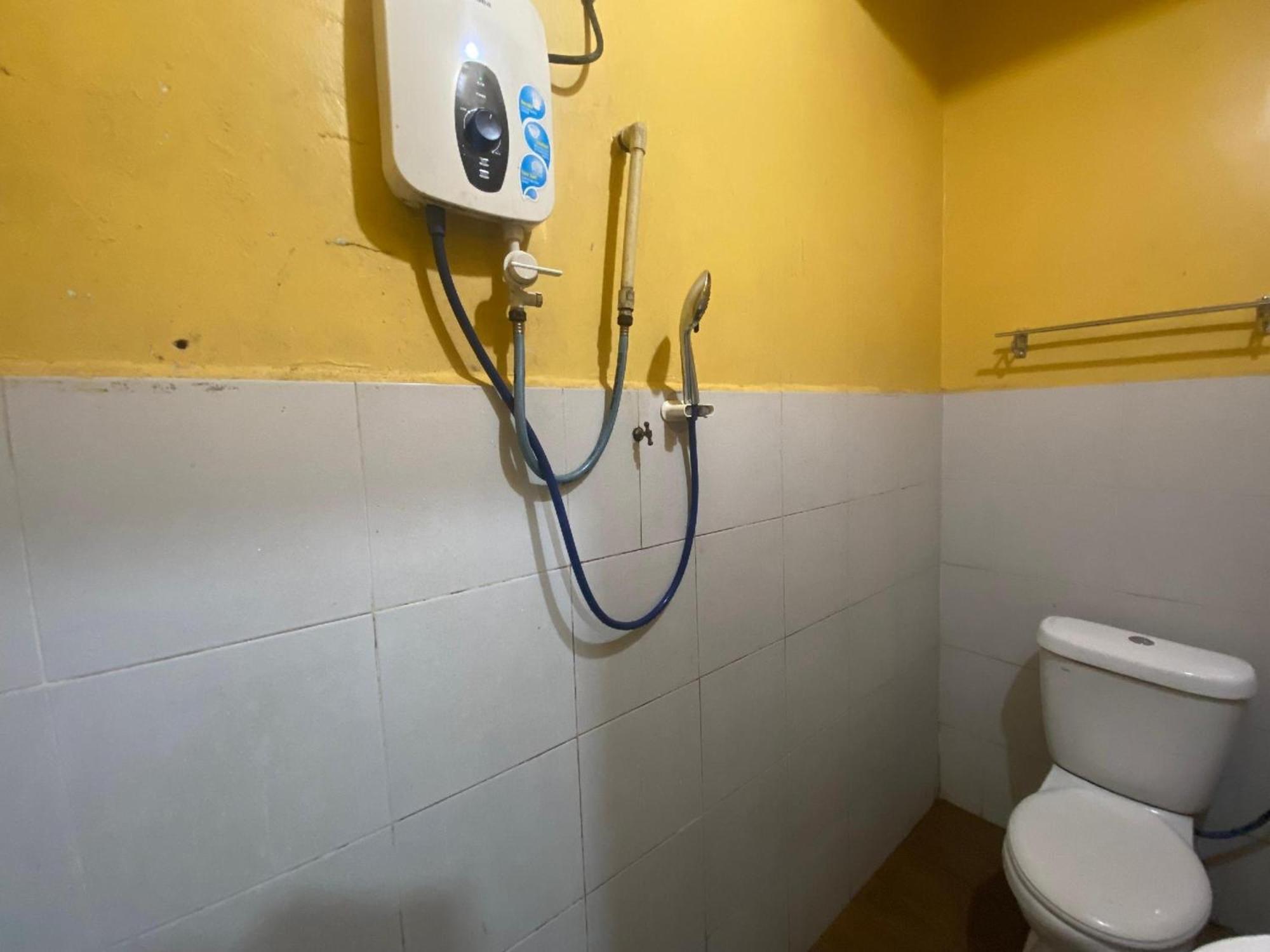 Oyo 91065 Hotel De Anjung Muadzam Shah Ngoại thất bức ảnh