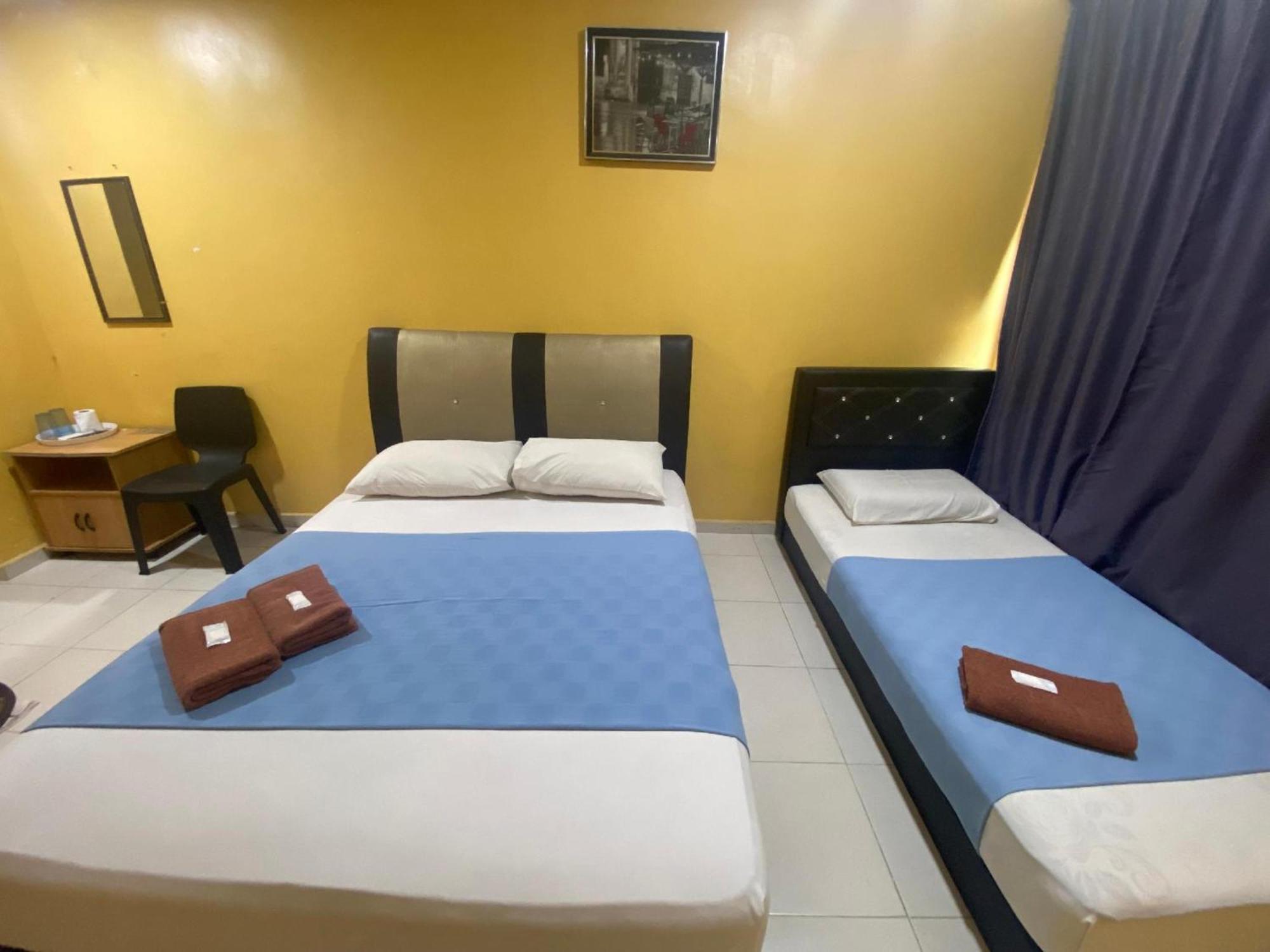 Oyo 91065 Hotel De Anjung Muadzam Shah Ngoại thất bức ảnh