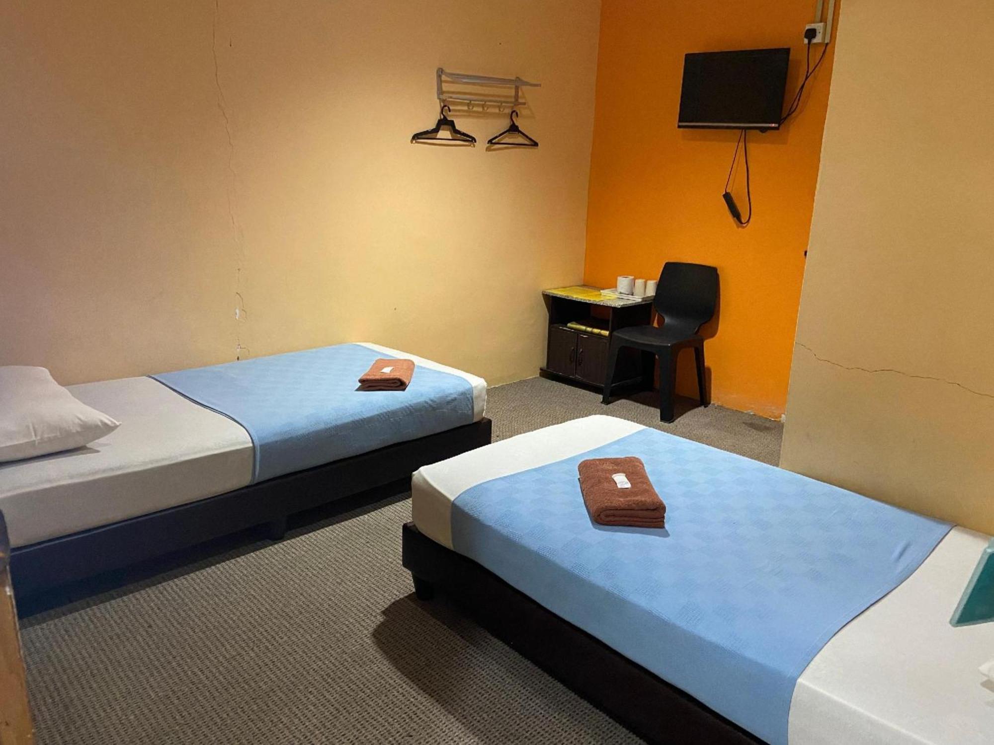 Oyo 91065 Hotel De Anjung Muadzam Shah Ngoại thất bức ảnh