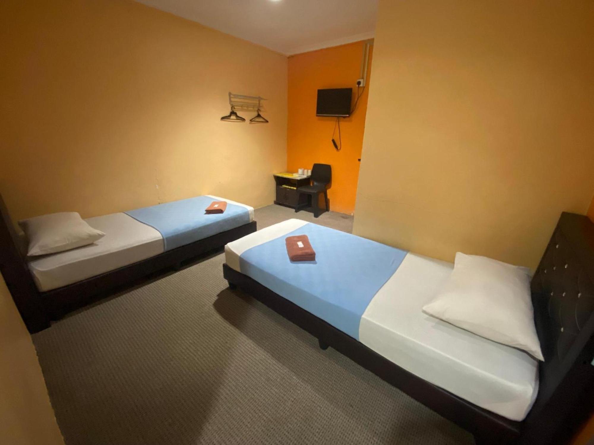 Oyo 91065 Hotel De Anjung Muadzam Shah Ngoại thất bức ảnh