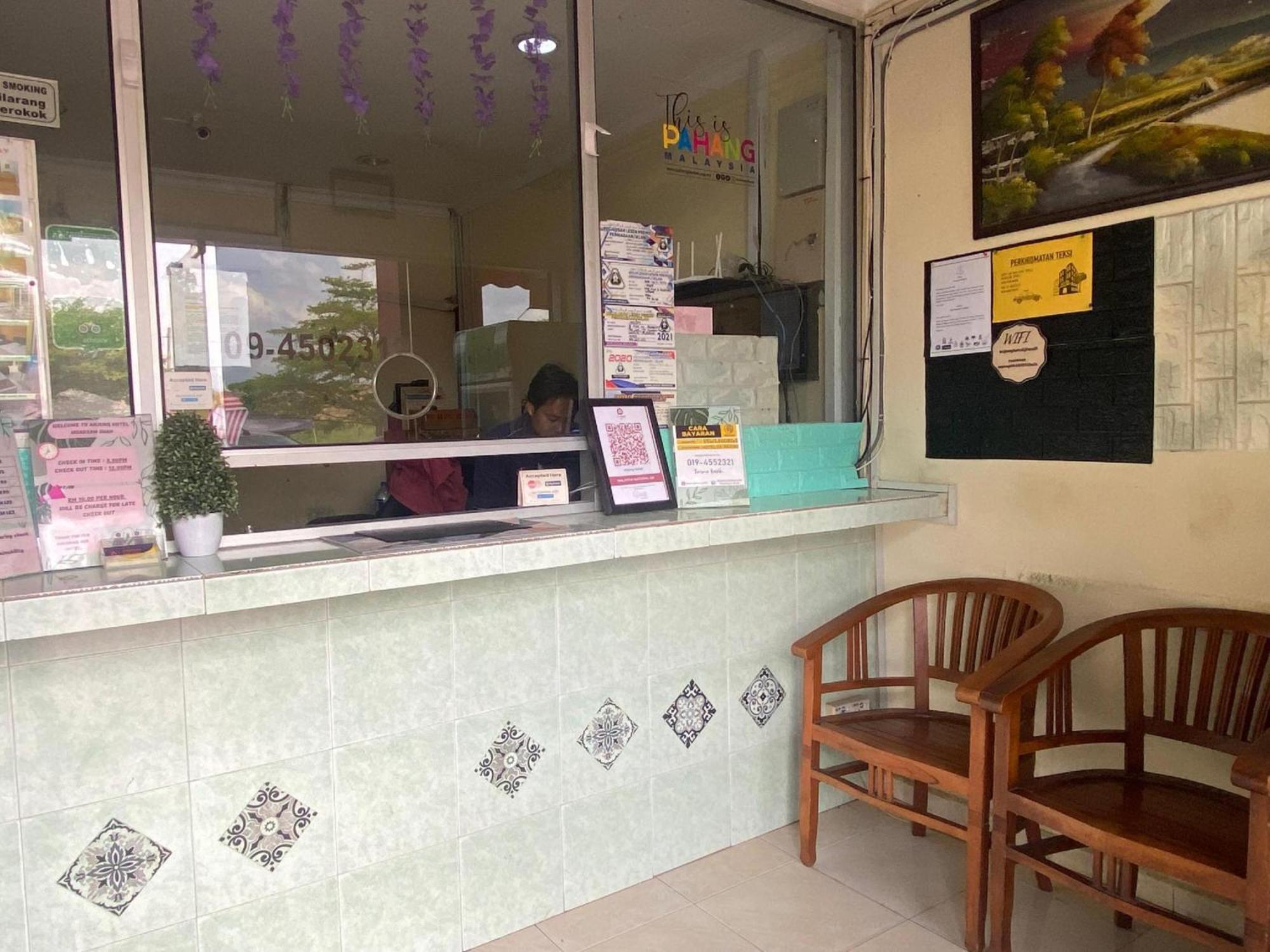 Oyo 91065 Hotel De Anjung Muadzam Shah Ngoại thất bức ảnh