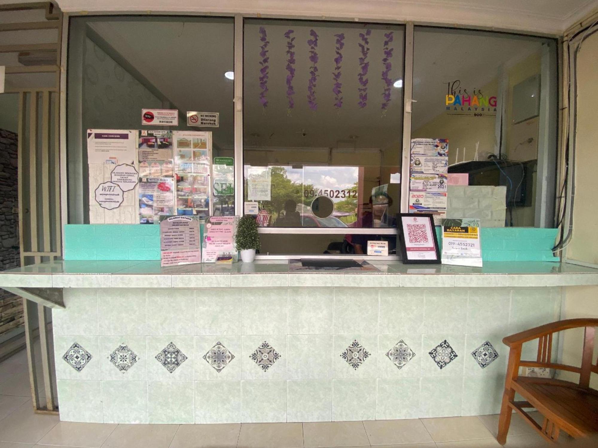 Oyo 91065 Hotel De Anjung Muadzam Shah Ngoại thất bức ảnh